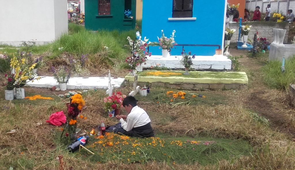 nino-en-el-cementerio