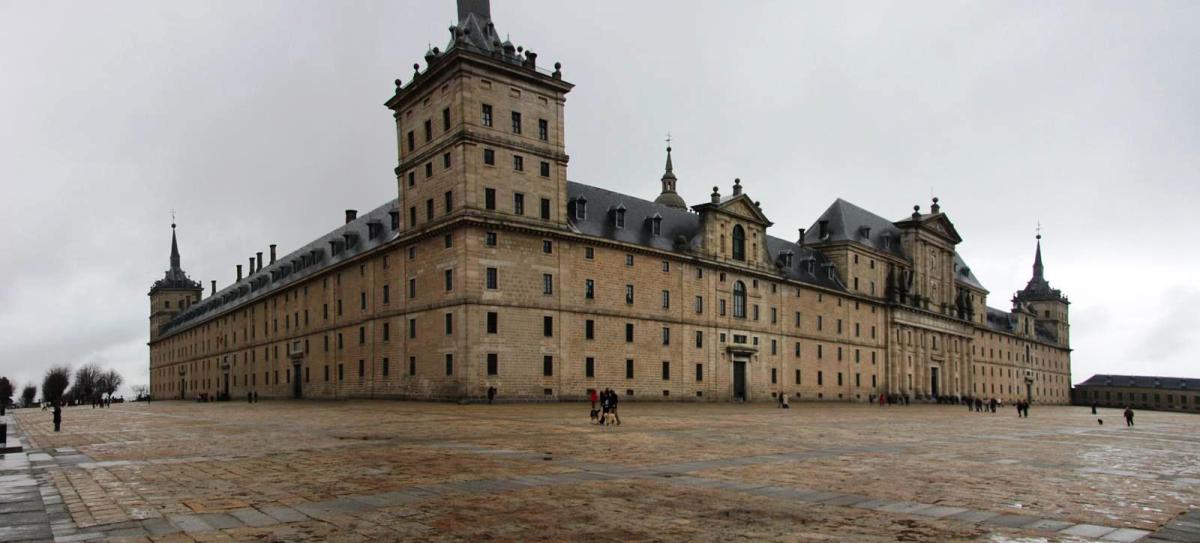 El_Real_Monasterio_de_El_Escorial.jpg